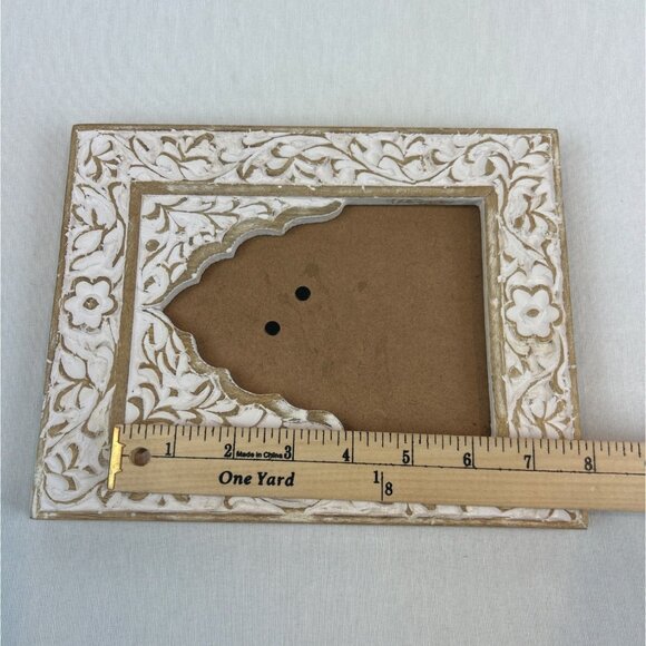 Hand-Carved Wooden Photo Frame Whitewashed Floral Design 19x24cm - Picture 7 of 10